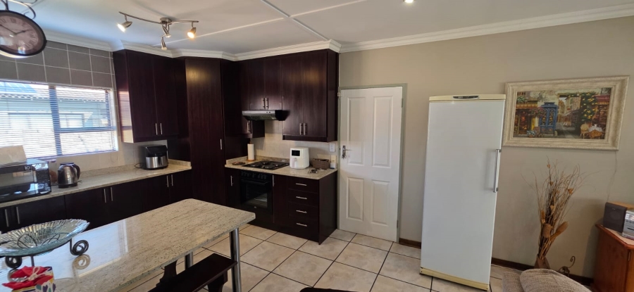 3 Bedroom Property for Sale in Grimbeeck Park North West